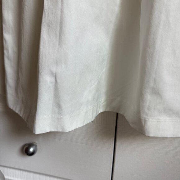 White pleated skirt - Picture 3 of 9